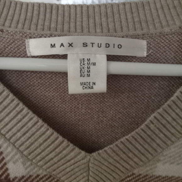 Women's Med Max Studio Sweater - Picture 2 of 3